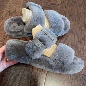 UGG slipper slides size 6